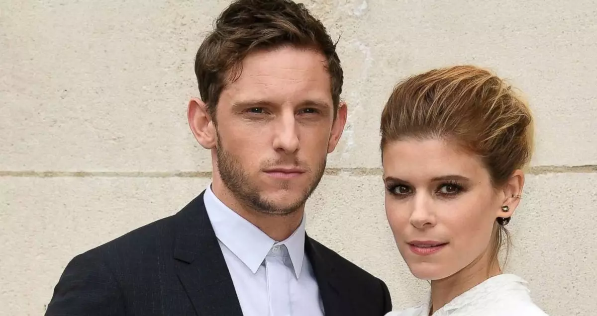 Tá Kate Mara torrach le FirstBorn ó Jamie Bella