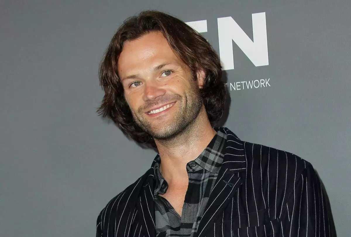 "คุณตัด?!": ดาว "เหนือธรรมชาติ" Jared Padalekia แบ่งปันภาพถ่ายบ้านของเขากับลูกสาวของเธอ