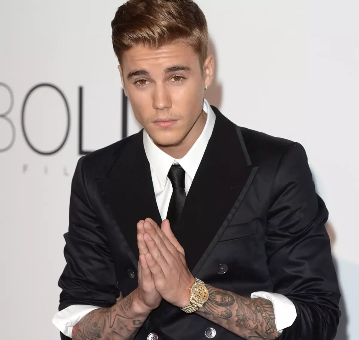 Justin Bieber yasabye imbabazi z'urwenya ruvangura