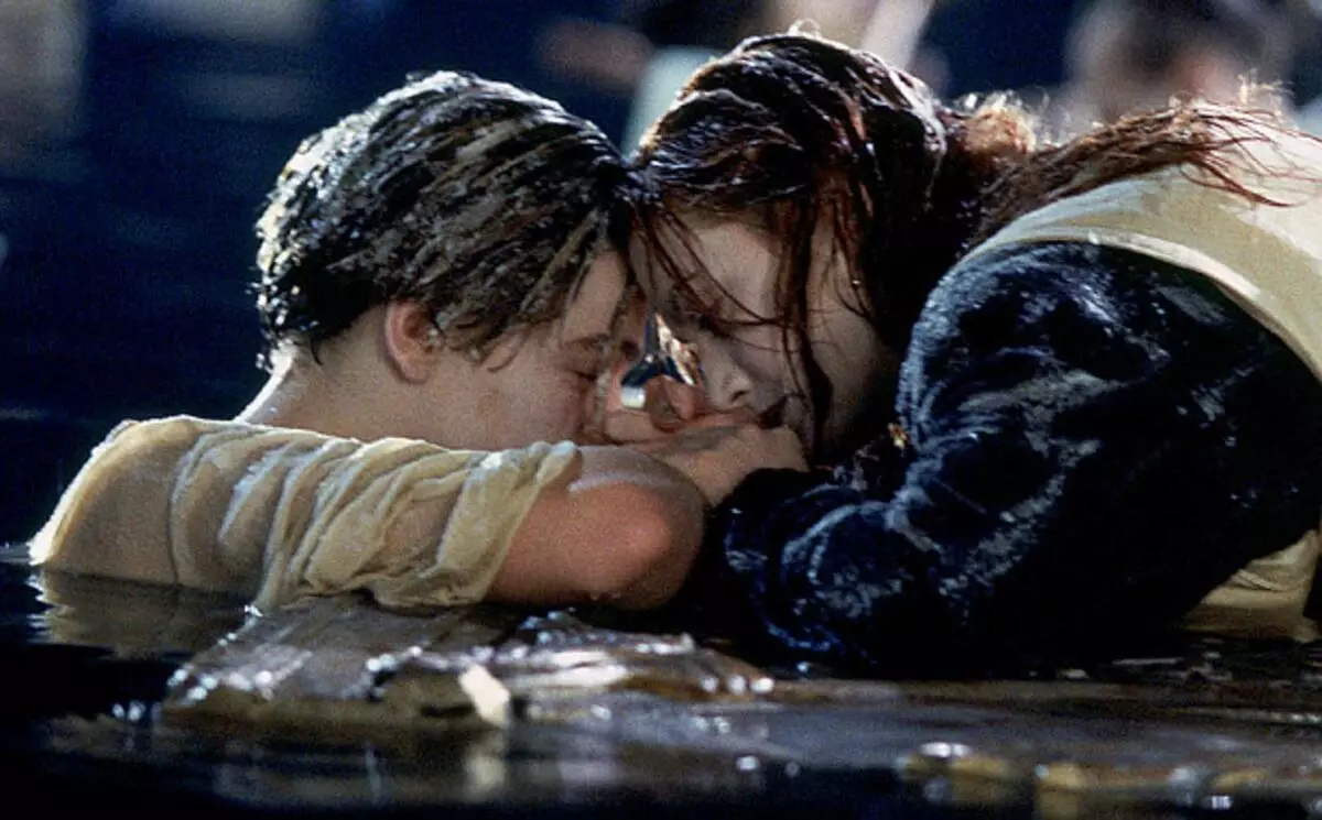 Leonardo Dicaprio adayankha, angapulumuke mu "Titanic"
