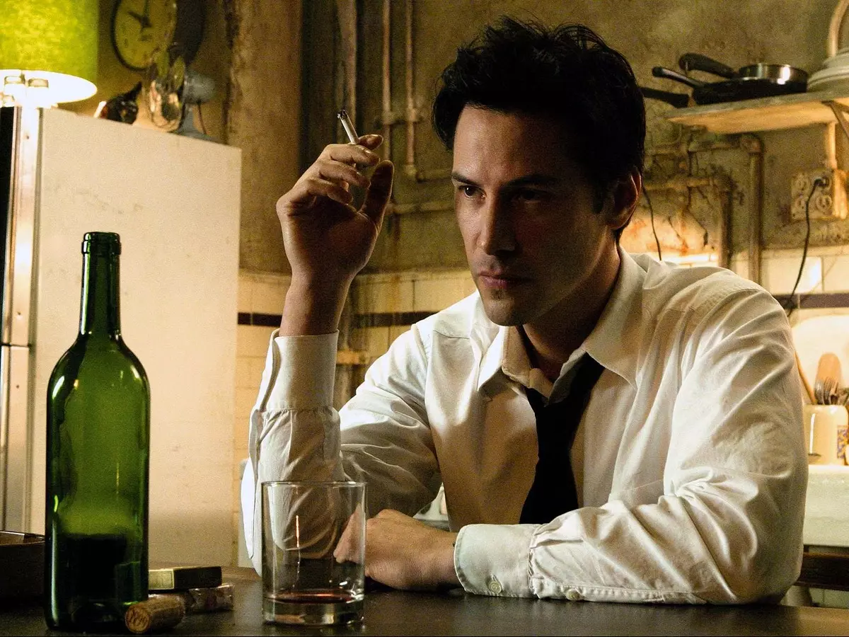 Keanu Reeves kann mit Angelina Jolie im Film 