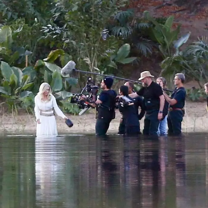 Foto: Angelina Jolie in het beeld van een blonde op de reeks 