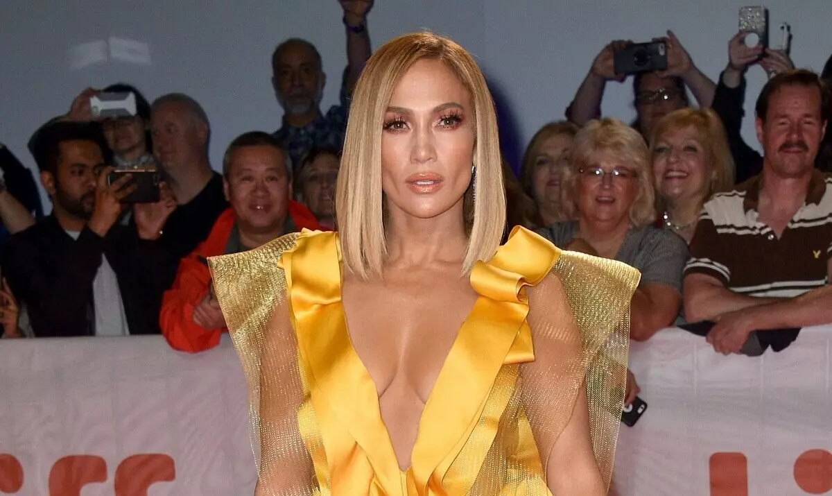 Dhaleecayaastu waxay ku faraxsan yihiin "stripteresh": "Jennifer Lopez wuxuu u qalmaa Oscar"