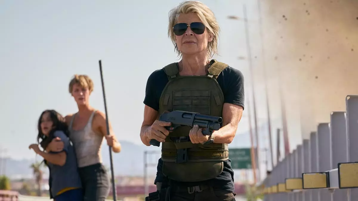 Linda Hamilton nói "Kẻ hủy diệt" là gì trong 62