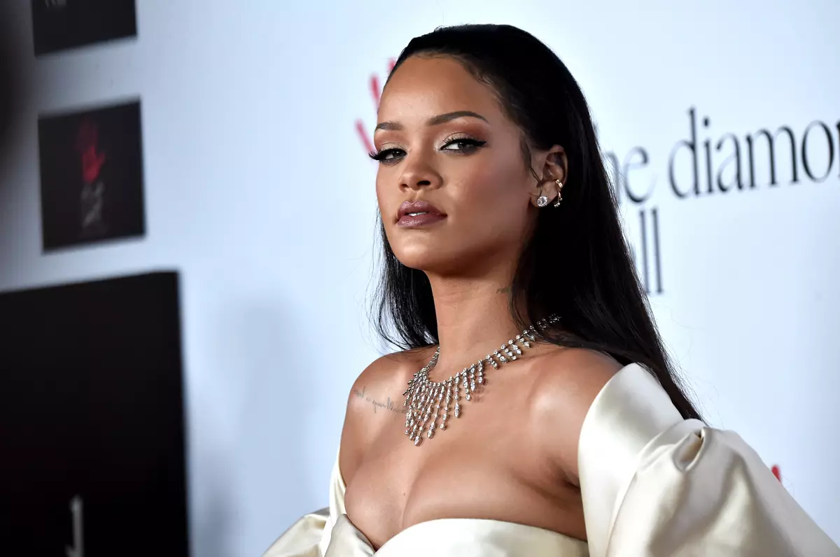 Rihanna vai decolar no remake "Onze amigos de Osuhen"