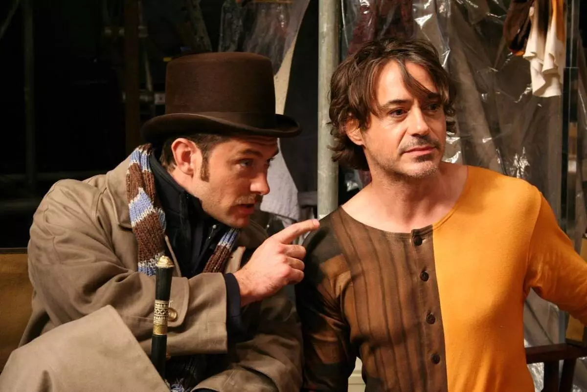 "Sherlock Holmes" kūrėjai su Robert Downey Junior intrigued svarbiu pranešimu