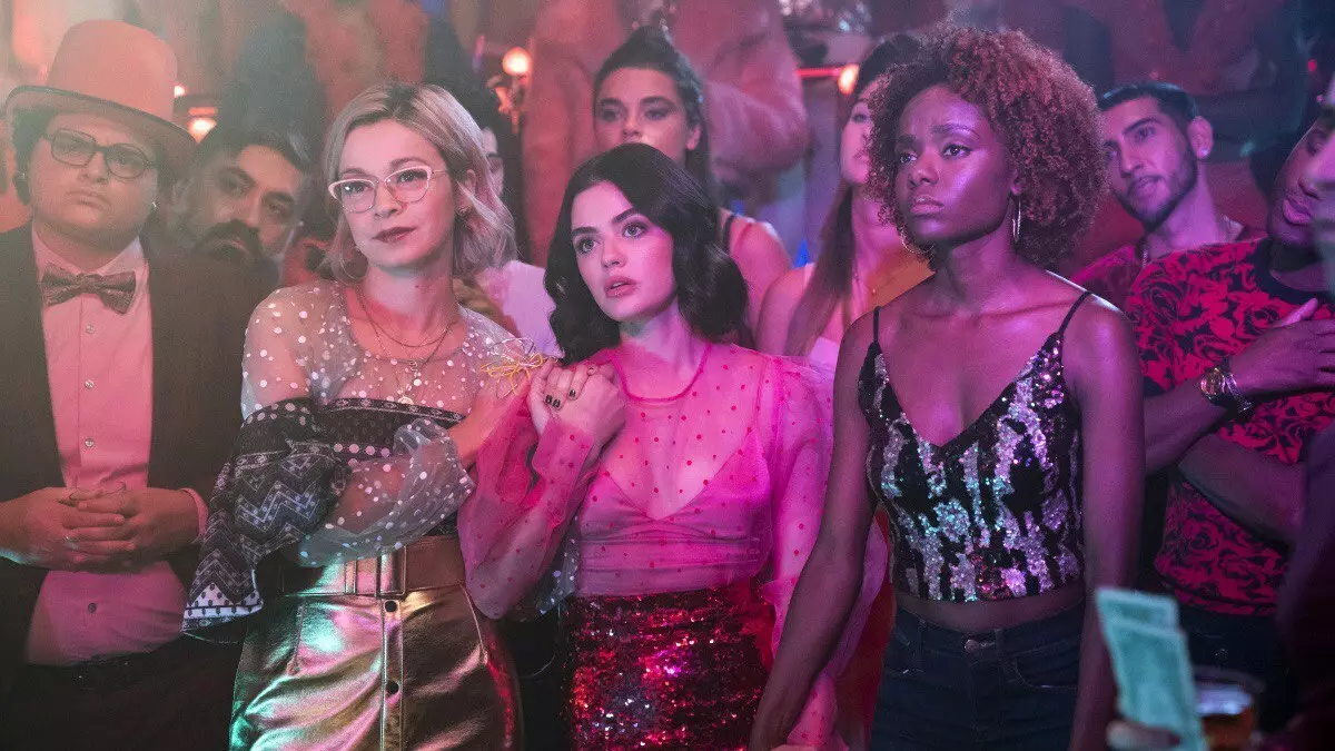 Lucy Hale-k ziurtatu du Katie Kin ez zela "Riverdale" eta "Sabrinaren abenturak mozten" bezala