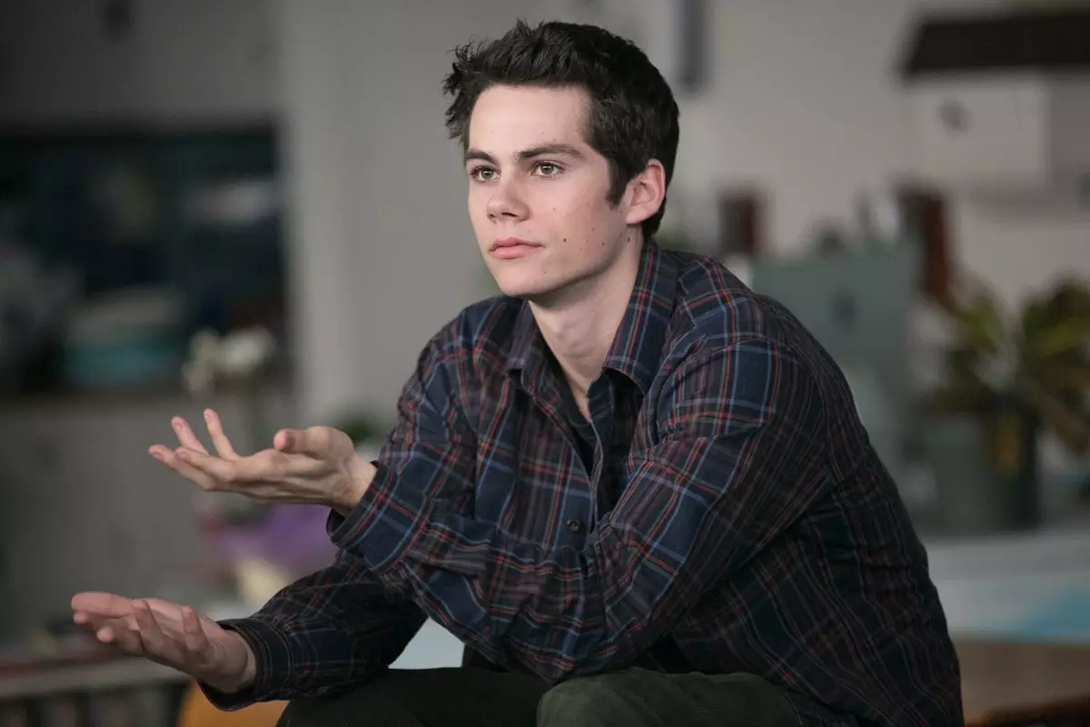 Stiles akan marah: Dylan O'Brien mengatakan bahwa dia mengambil "serigala" dari syuting