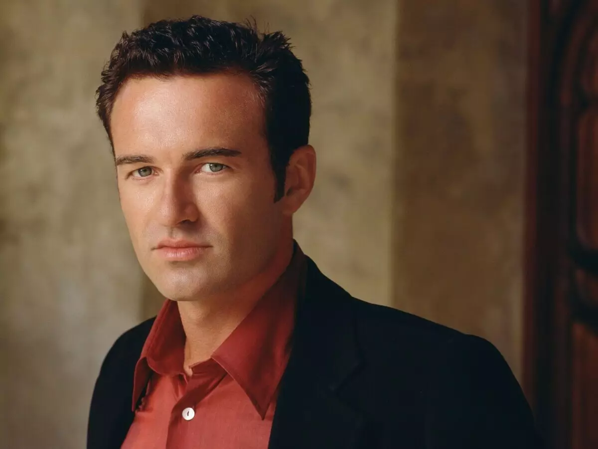 Julian McMahon đã sẵn sàng để chơi một con quỷ của Balthazar Demon trong "Enchanted"