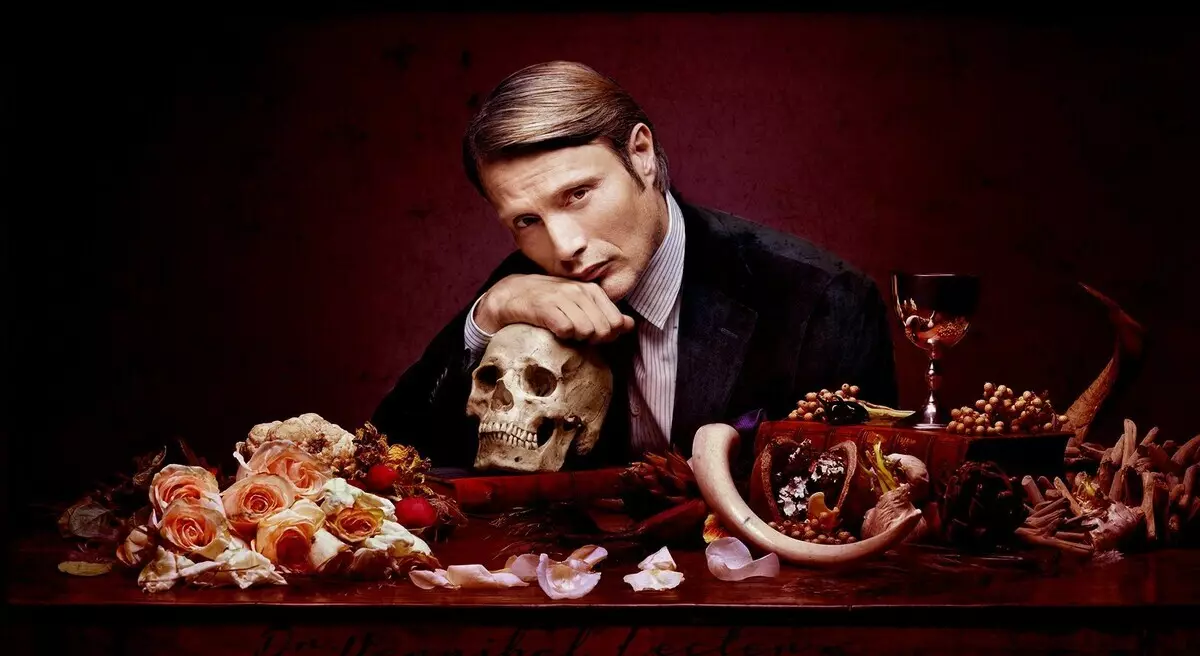 Mads Mikkelsen subtenis adorantojn postulantajn 4-sezonon "Hannibal": "Ni ĉiuj estas furiozaj"