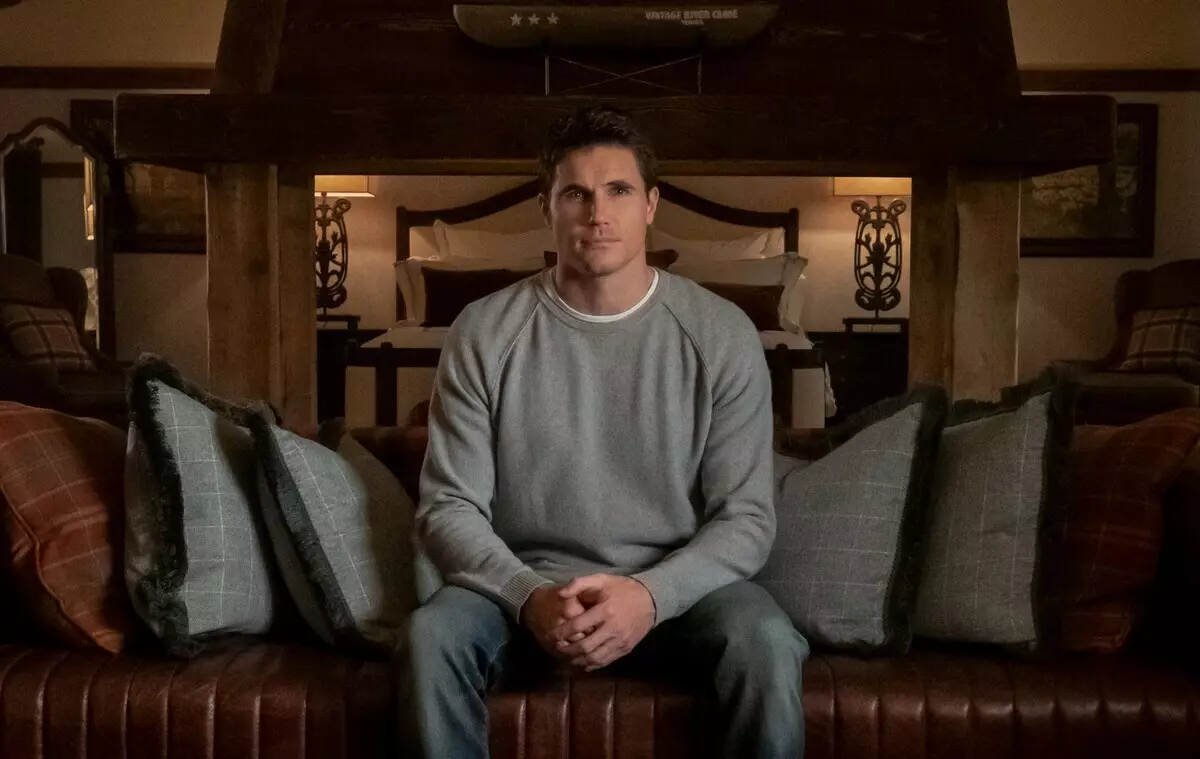 "Download" oo ay la socoto Robbie Amell ayaa kordhiyay xilli ciyaareedkii labaad