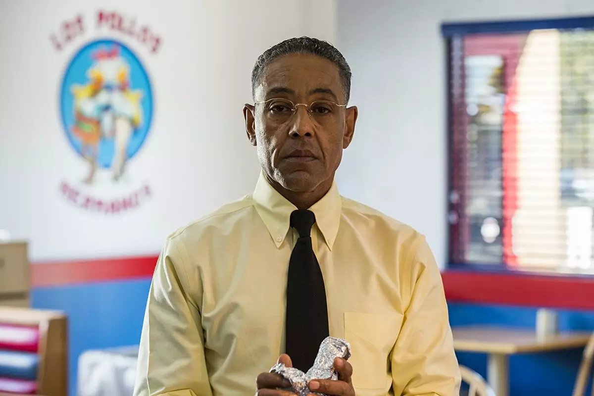 Giancarlo Esposito samanborið við villains hans frá Mandaloque og 