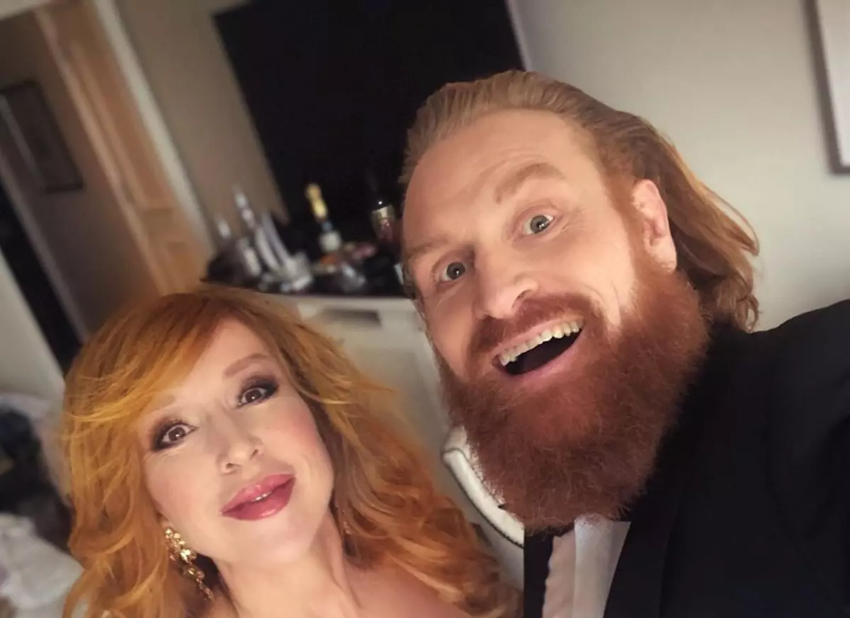 Το Tormund είναι υγιές: Christopher Khivey από το "παιχνίδι των θρόνων" που θεραπεύεται από το Coronavirus