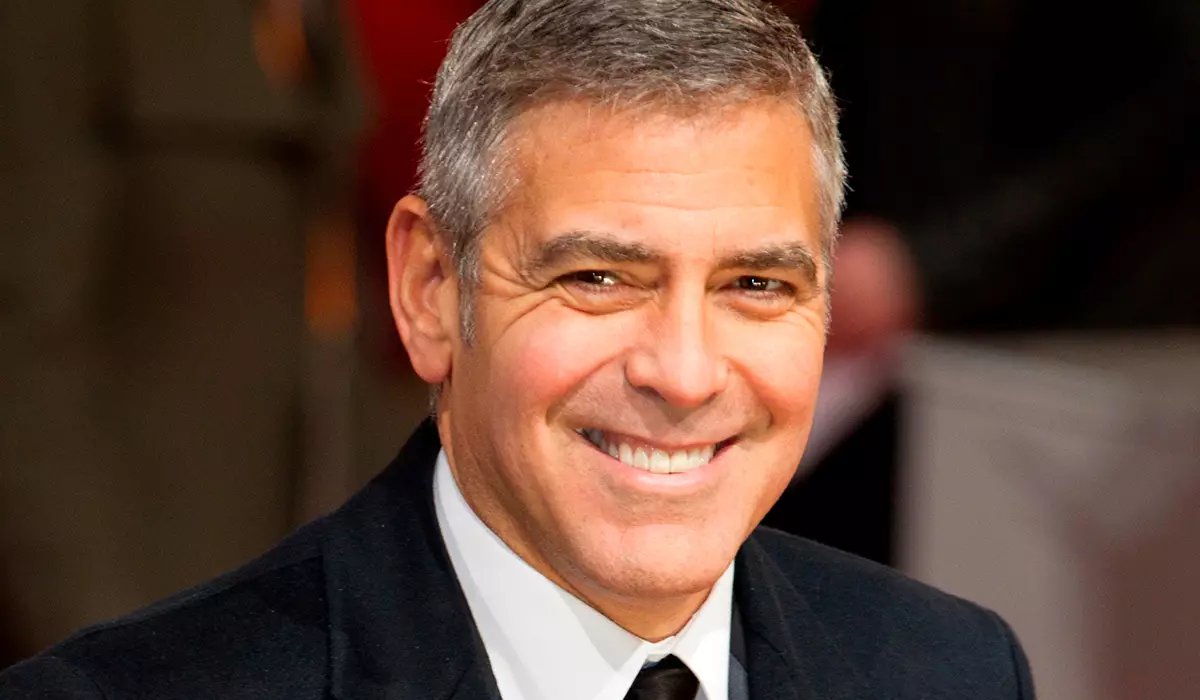 "Khahlano le Lefatše Lohle": George Clooney o khahloa ke teyjene ea KRSYGEN e atolosang le Trolls online