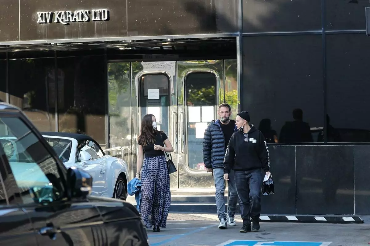 Foto: Ben Afflec e Ana de Armas encontraram a joalheria depois de rumores sobre o engajamento