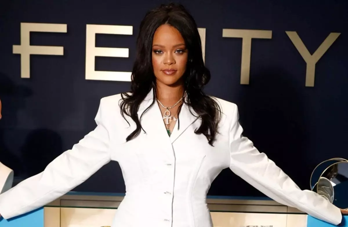 خبردار رہو، کیلی: Rihanna دنیا میں سب سے امیر گلوکار بن گیا