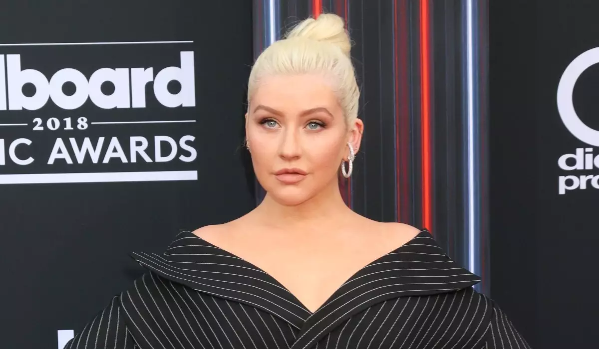 Druhá mládež: Christina Aguilera upravila pikantné video na počesť 40. výročia