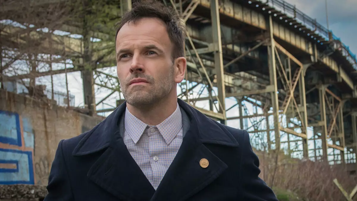 Star "Elemantè" Johnny Lee Miller pral jwe nan tès depistaj la fim nan Ursula Le Guin