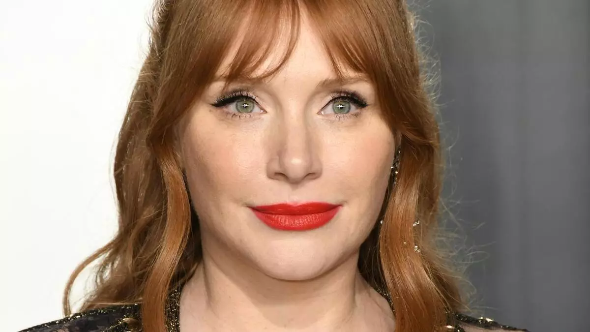 Sedan barndomen i filmerna: Bryce Dallas Howard delade ett långt foto med sin far Ron Howard