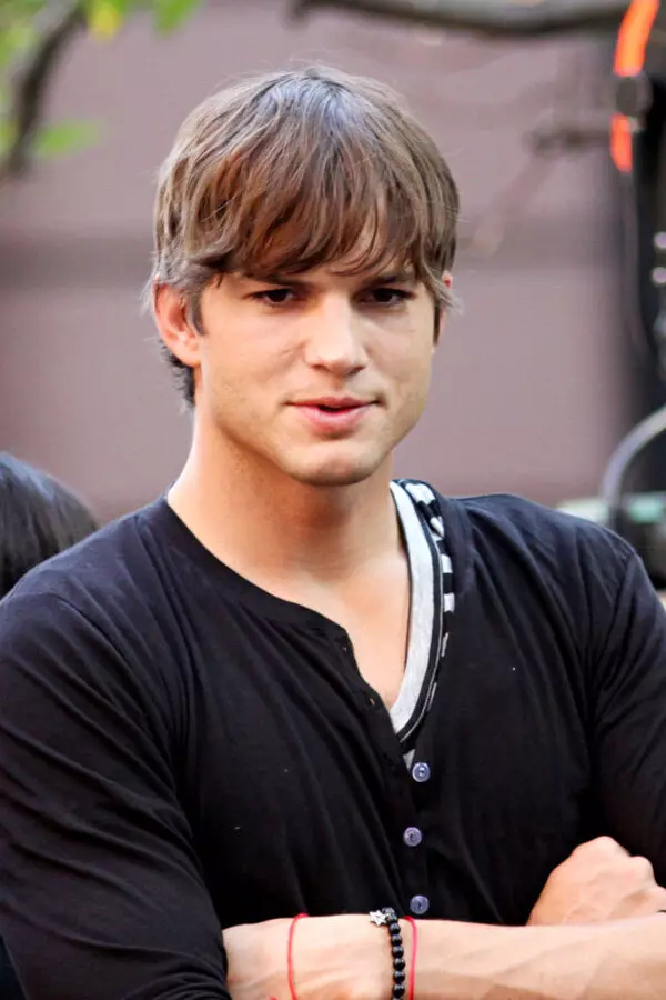 I-Ashton Kutcher ifikile eMoscow