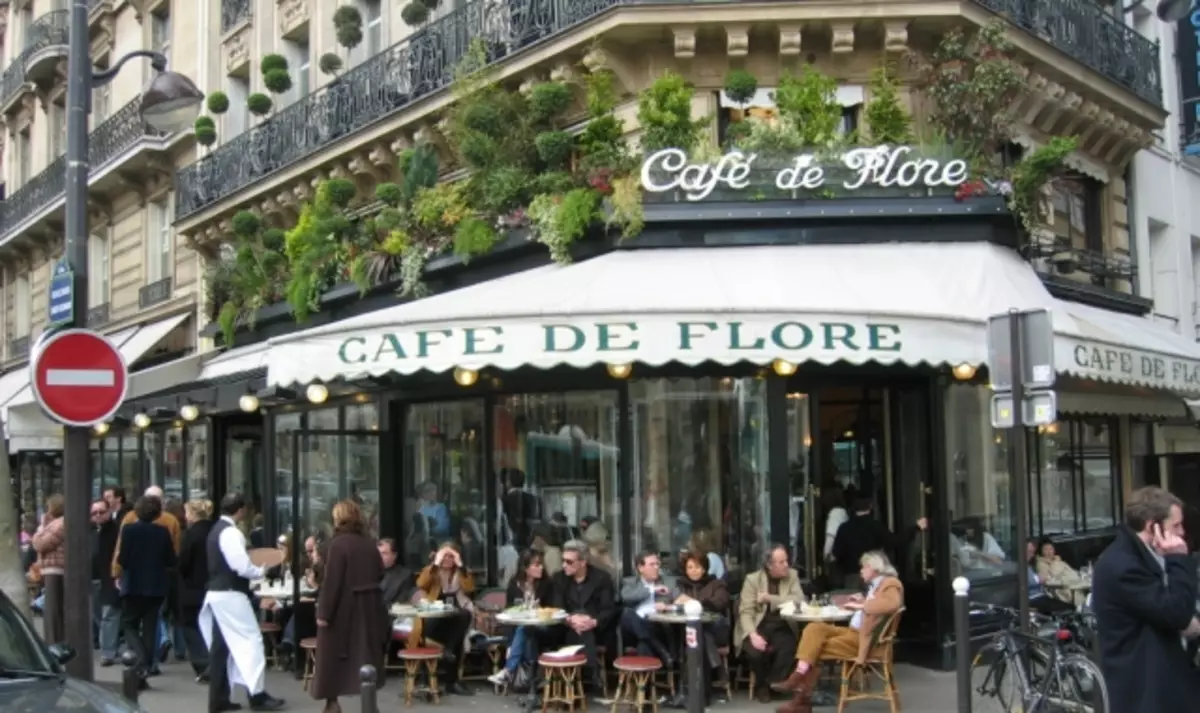 Vanessa Hardi idzayendera "Cafe de Flore"