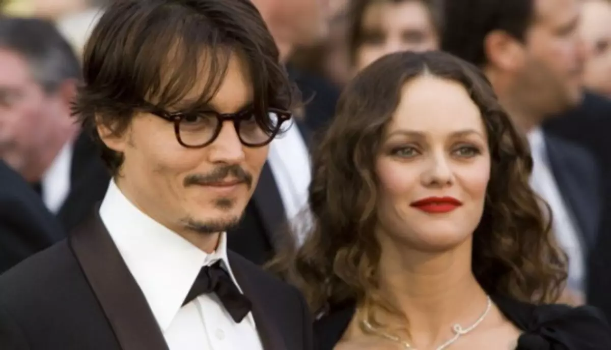 Vanessa Paradise Dwar Sparar Konġunt ma 'Johnny Depp