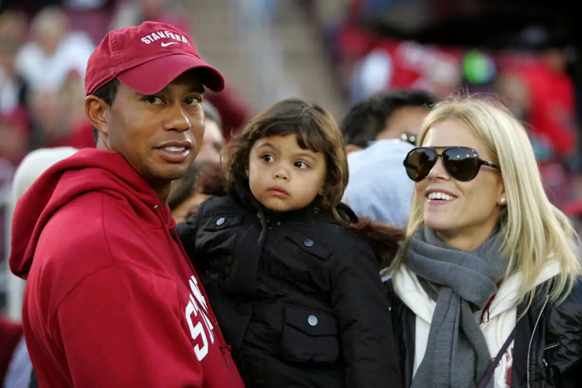 Tiger Woods membeli keheningan istrinya seharga $ 750 juta