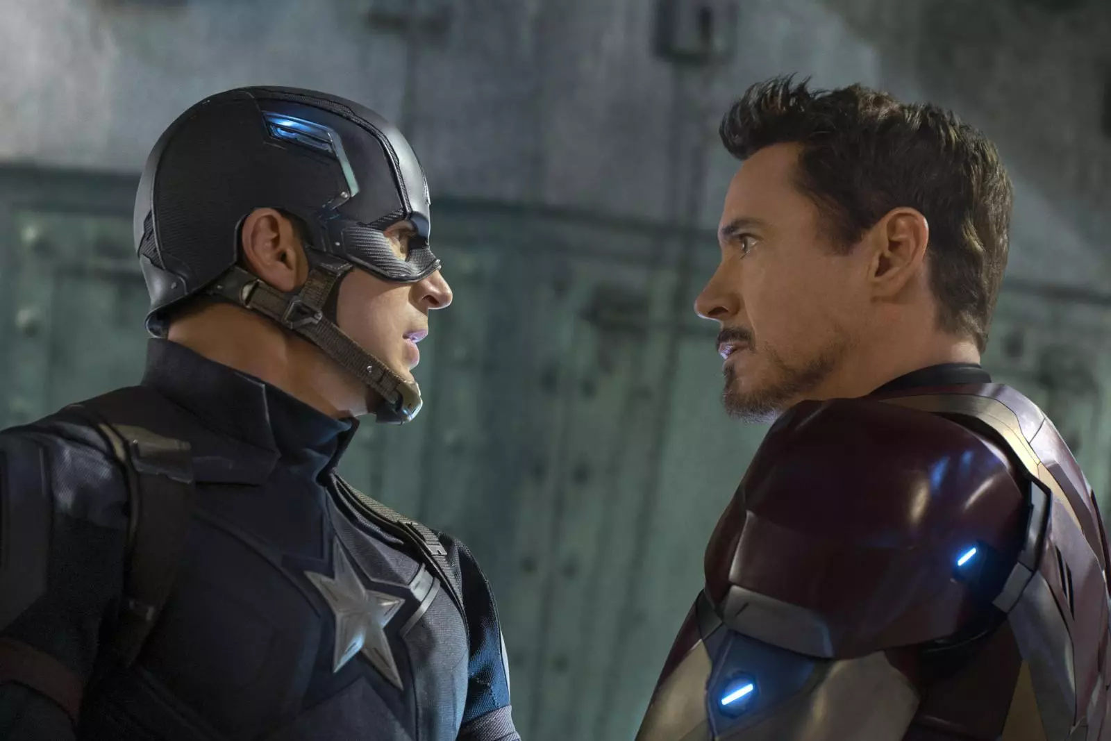 Robert Downey Jr. kommentierte sie mit Chris Evans Care von Marvel: 