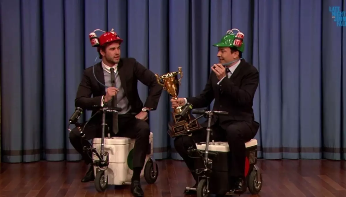 Liam Hemsworth på Shaw Jimmy Fallon