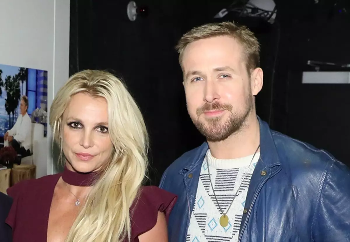 Mickey Maus Club 25 Mgbe nke ahụ gasịrị: Britney Spears na Ryan Gosling Reunid na Shaw Ellen Degens