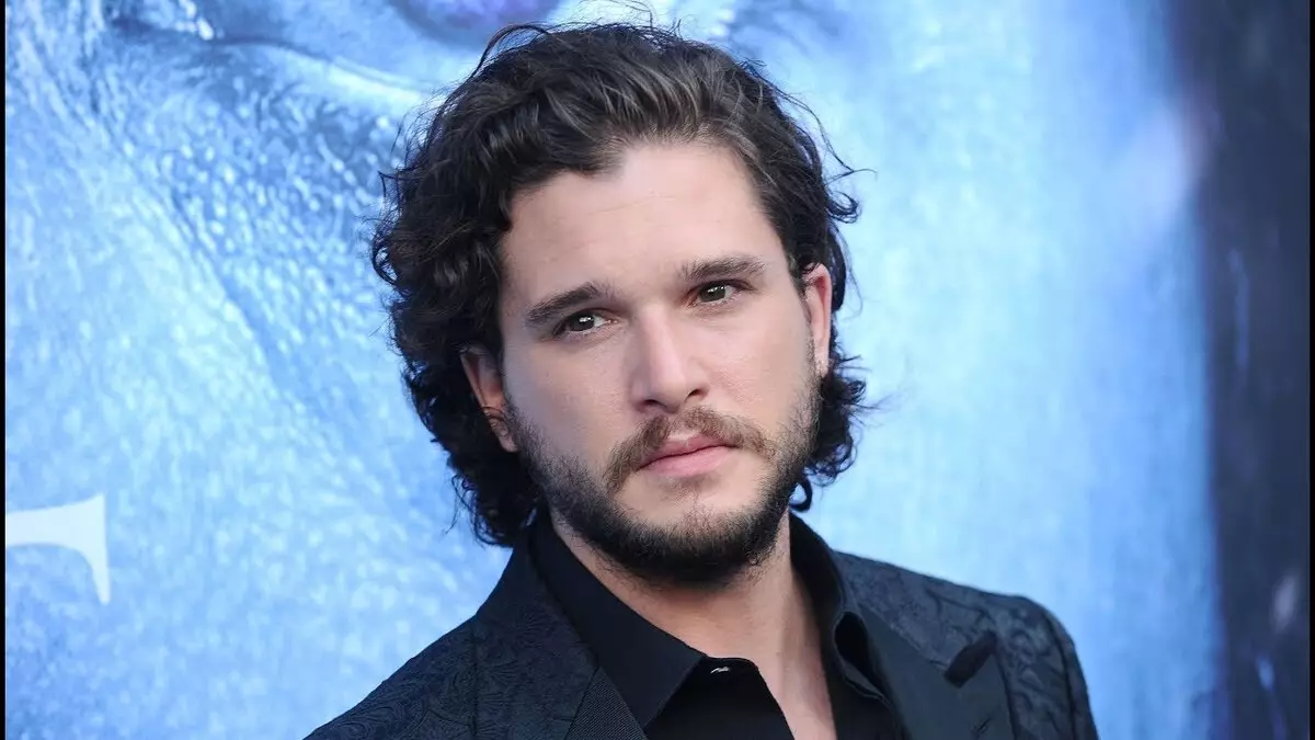 Taageerayaashu waxay bixiyeen nooc xiiso leh oo ah "ciyaaraha ee ugu dambeeya" Ciyaaraha Carshiga "oo leh John Snow