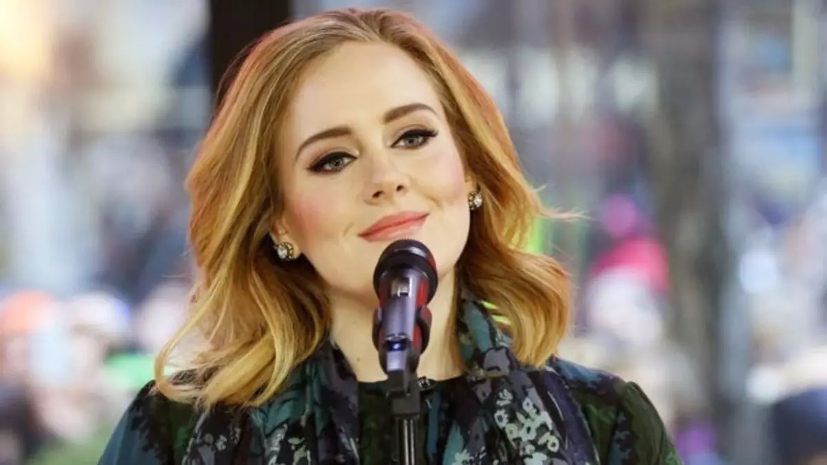 Adele 2017 оноос илүү супербан дээр гүйцэтгэхээс татгалзав