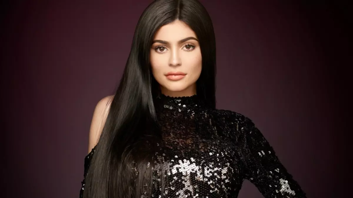 "همه به خاطر ویدئو جنسی": روزنامه نگار Pierce Morgan توضیح داد دقیقا دقیقا چگونه Kylie Jenner شرایط خود را به دست آورد