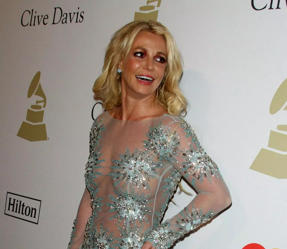 Britney Spears ez da gauza bera: 20 abeslari barregarriak, bere zaleak kezkatu behar izan zituztenak 140944_9