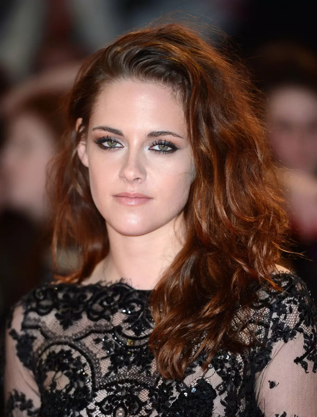 Kristen Stewart ap retounen nan sicvel "nèj blan ak chasè"