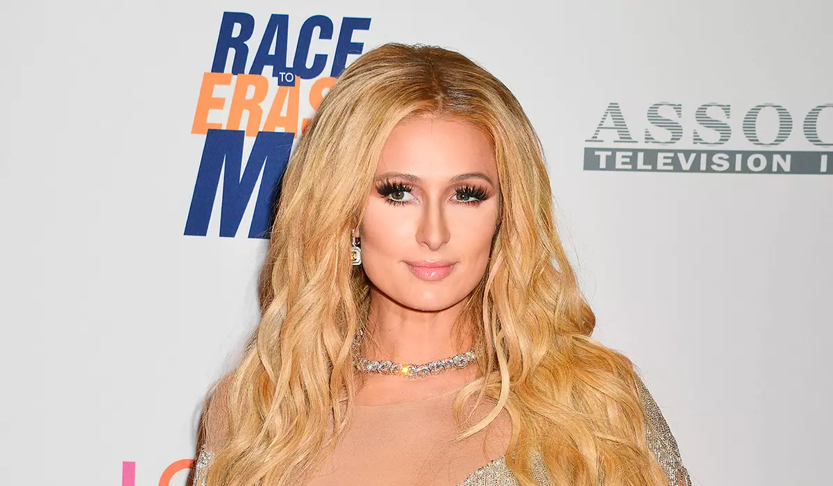 "A rịọ m maka nkeji 8,5": Paris Hilton gbaghaara Serah Cleraa maka egwuregwu egwuregwu