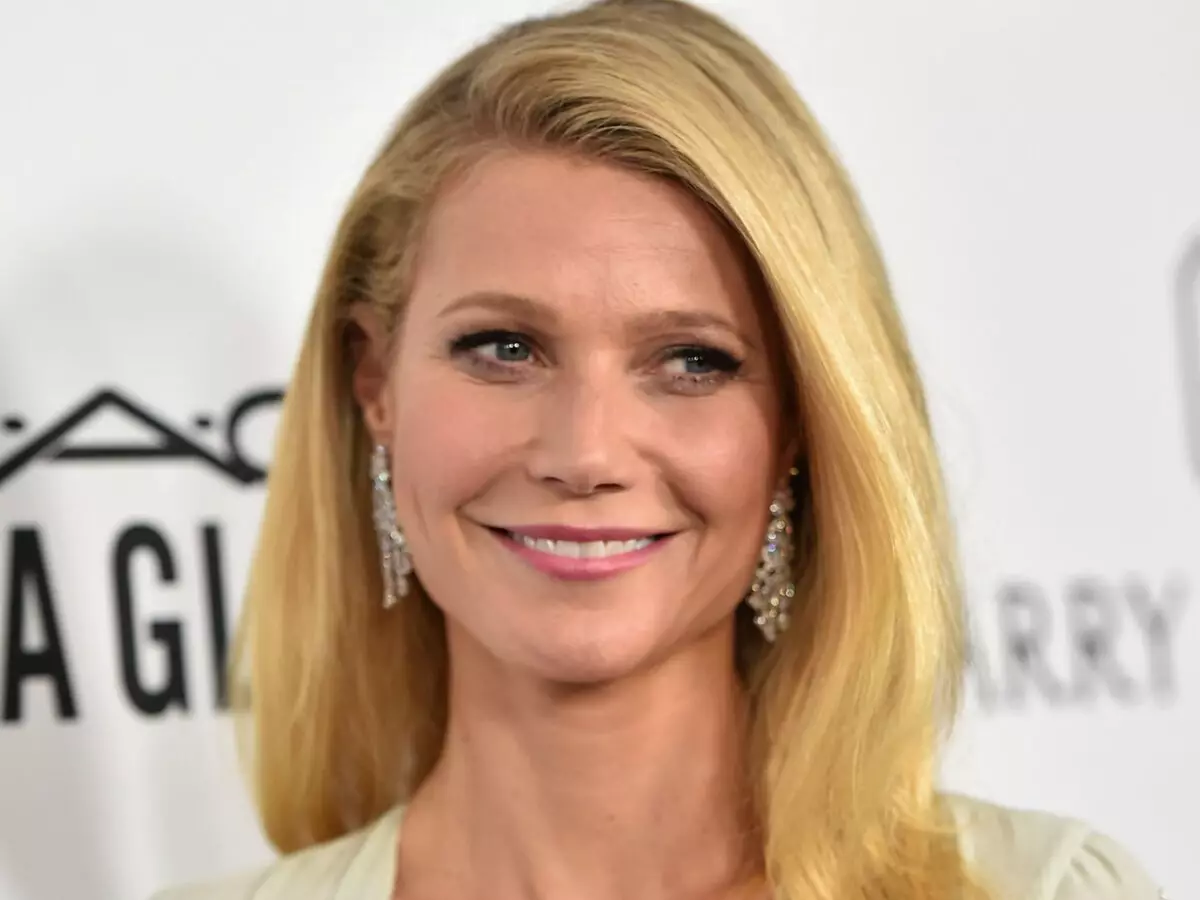 I-Gwyneth Paltrow ityhutywe ngendoda awayeyidle phantsi kwithambeka ye-ski kwaye waqhuba emva kwexesha