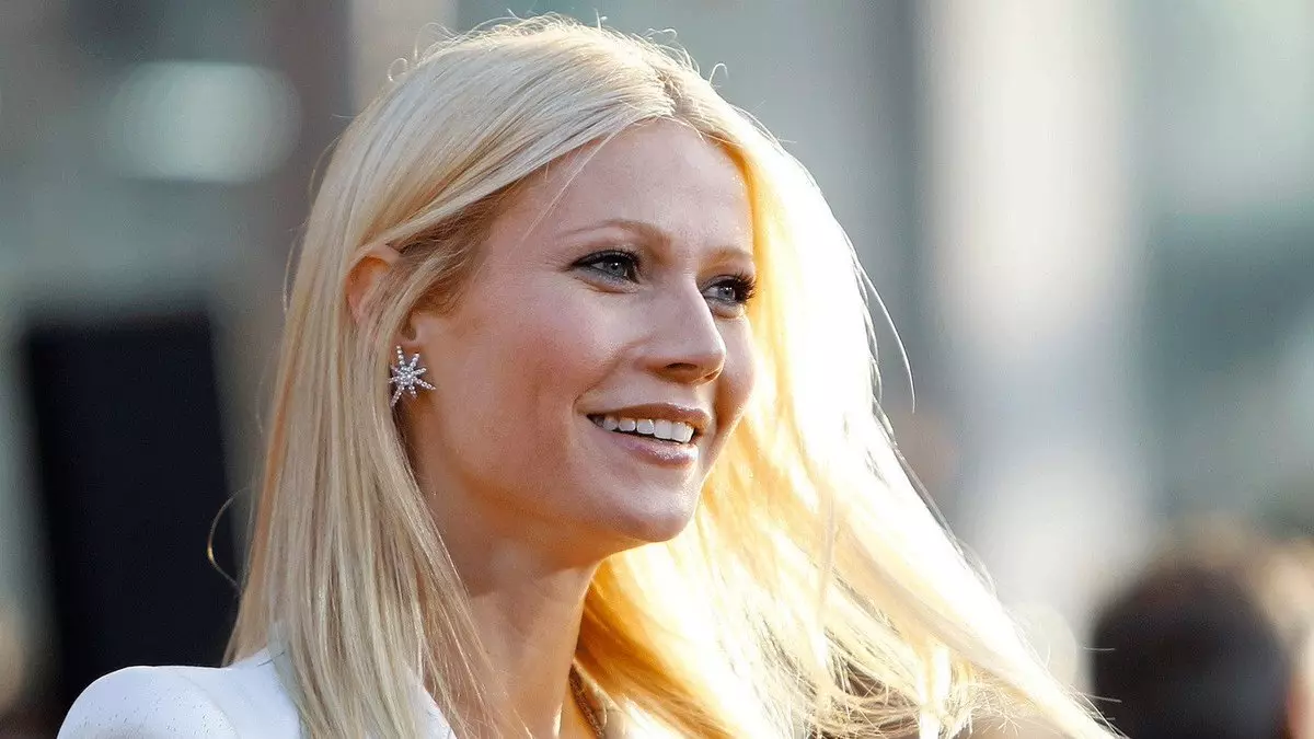 46岁的Gwyneth Paltrow关于老化和抓住自己