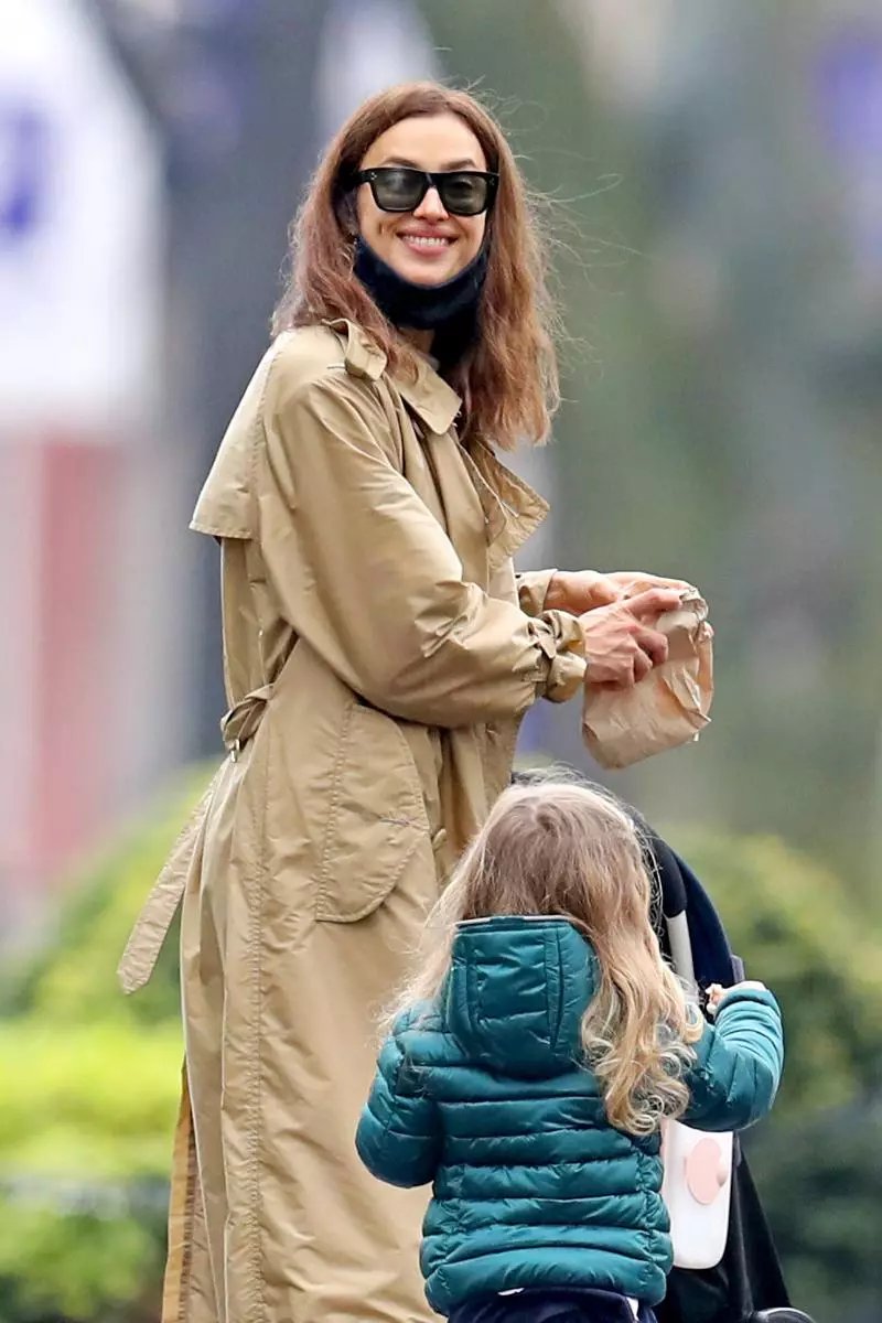 Irina Shake Yizihiza Umunsi wa Mama hamwe na Bradley Cooper 143029_3