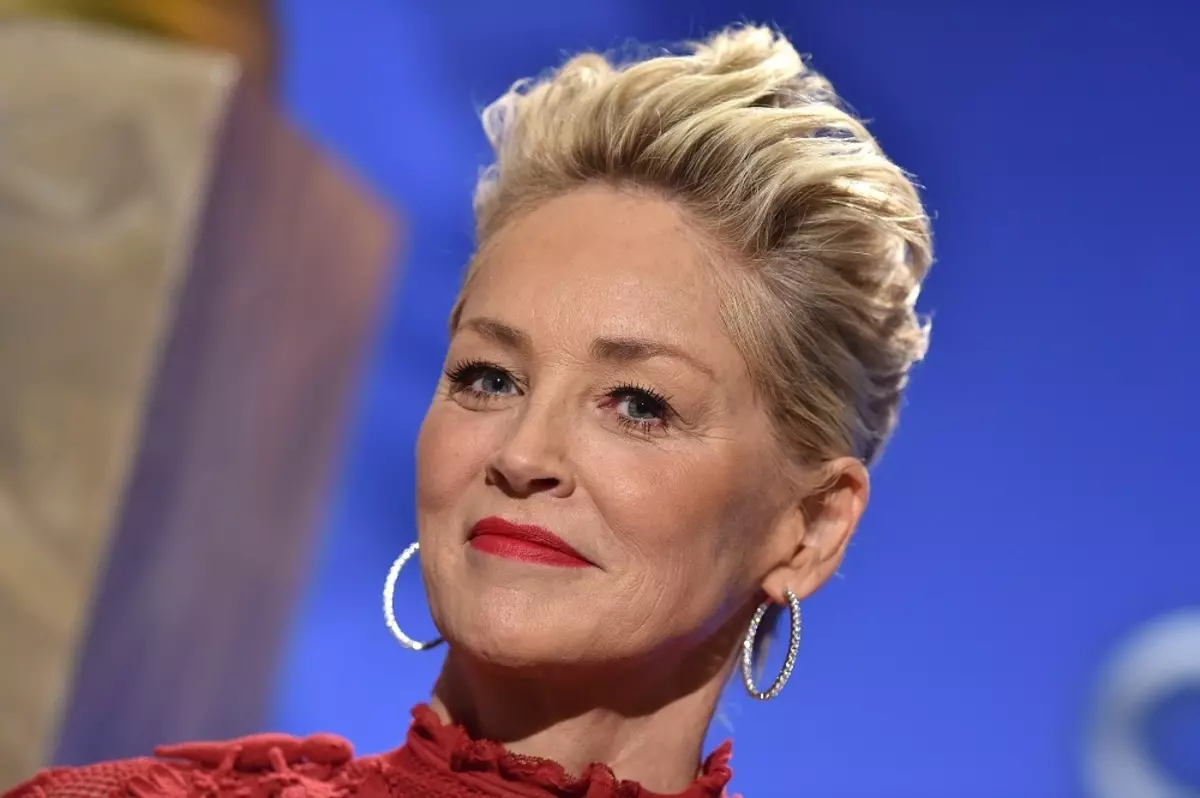 Ryan murphy aveese le "faapipiiina i luga o le cuckoo nest" ma sharon stone ma flin mettrok