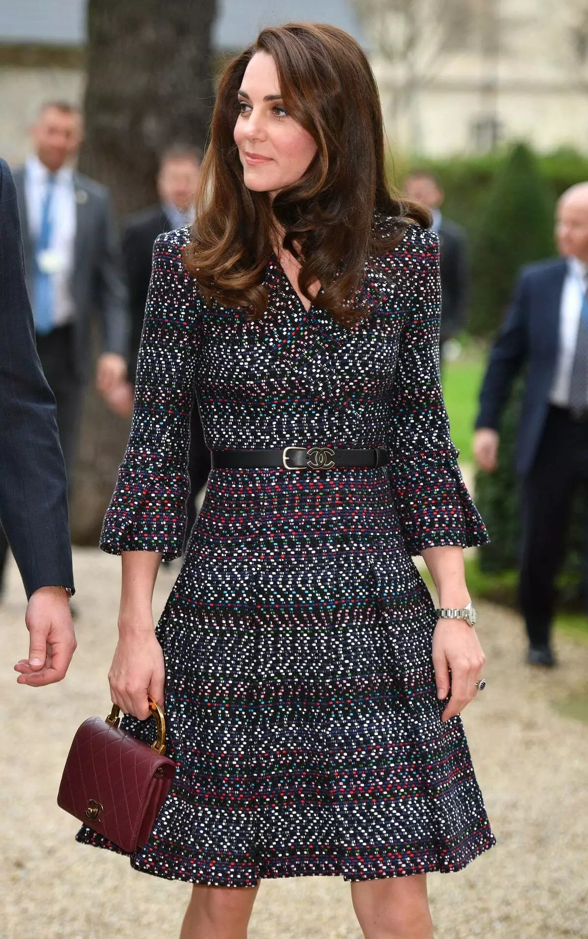 Για αρκετούς μήνες, ο Megan Marcle πέρασε 4 φορές περισσότερα για τα ρούχα από την Kate Middleton για το έτος 143522_2