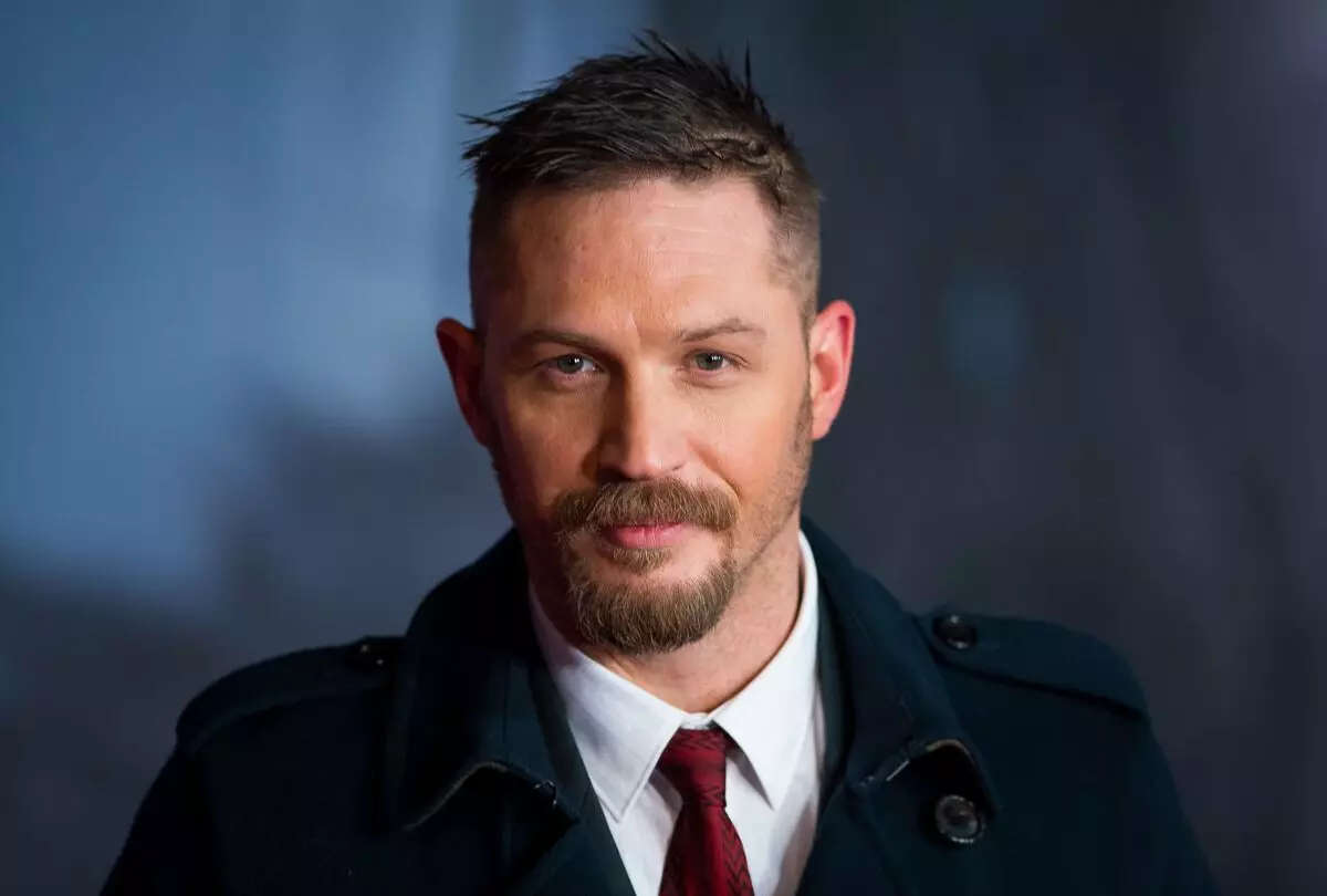 Unang larawan: Tom Hardy sa anyo ng Al Capone sa pelikula na "Phonzo"