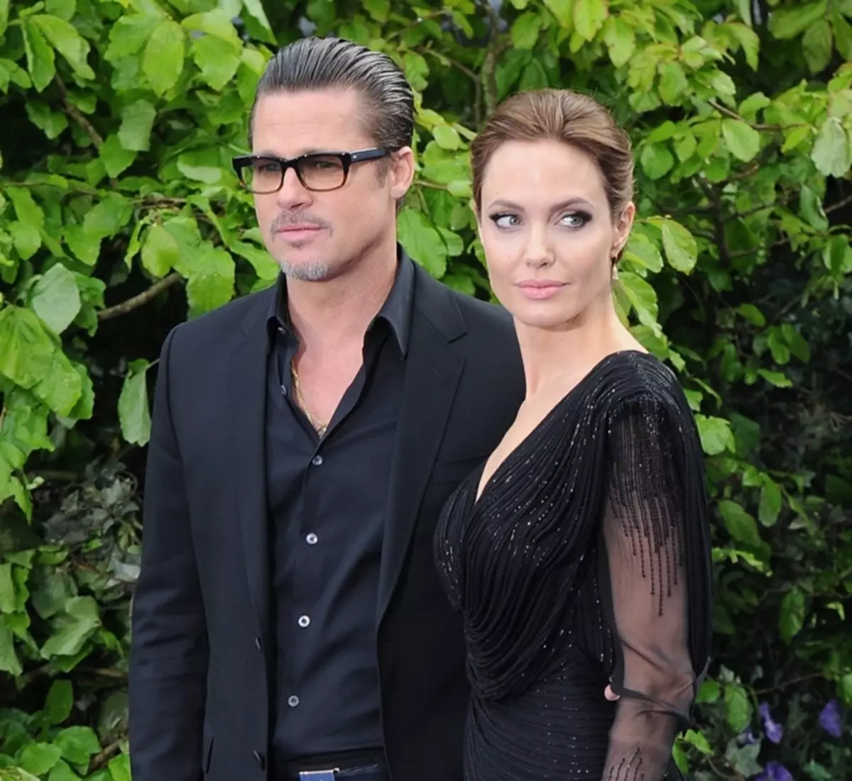 Rimè: Angelina Jolie reta yon divòs retounen Brad Pitt