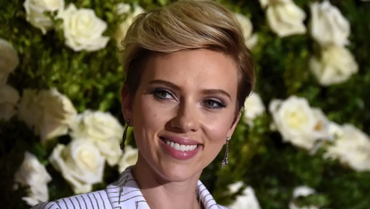 Scarlett Johansson ayaa loo sheegay jahwareerka rooga cas