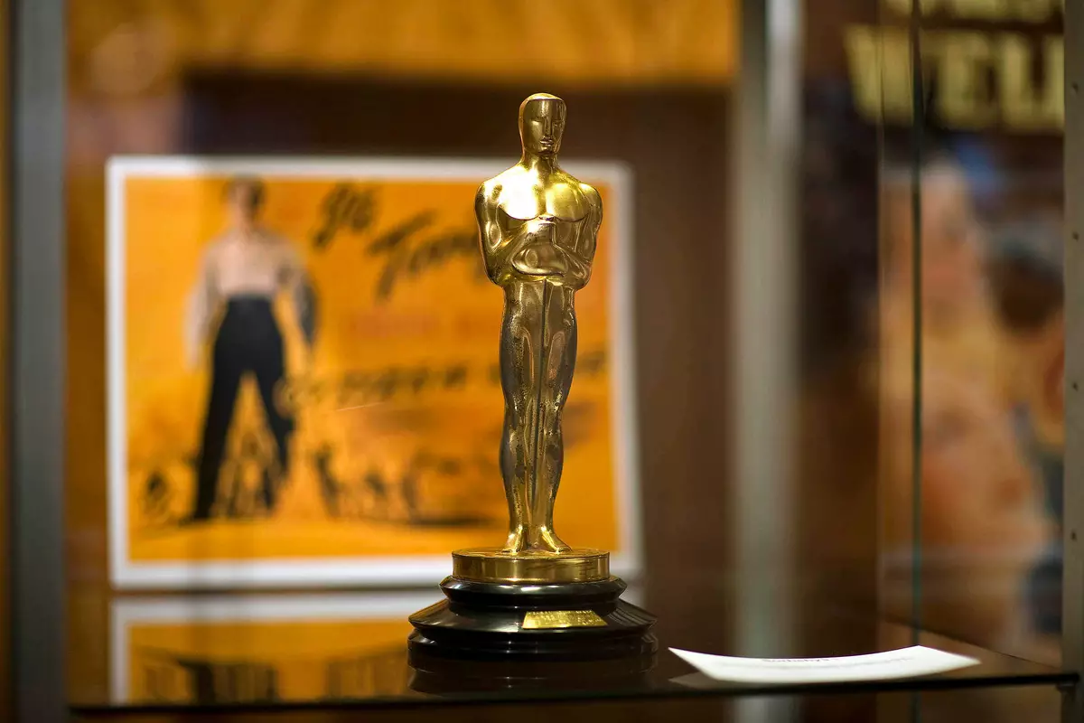 Oscar statuette yeakanakisa bhaisikopo ichatengeswa neAuction