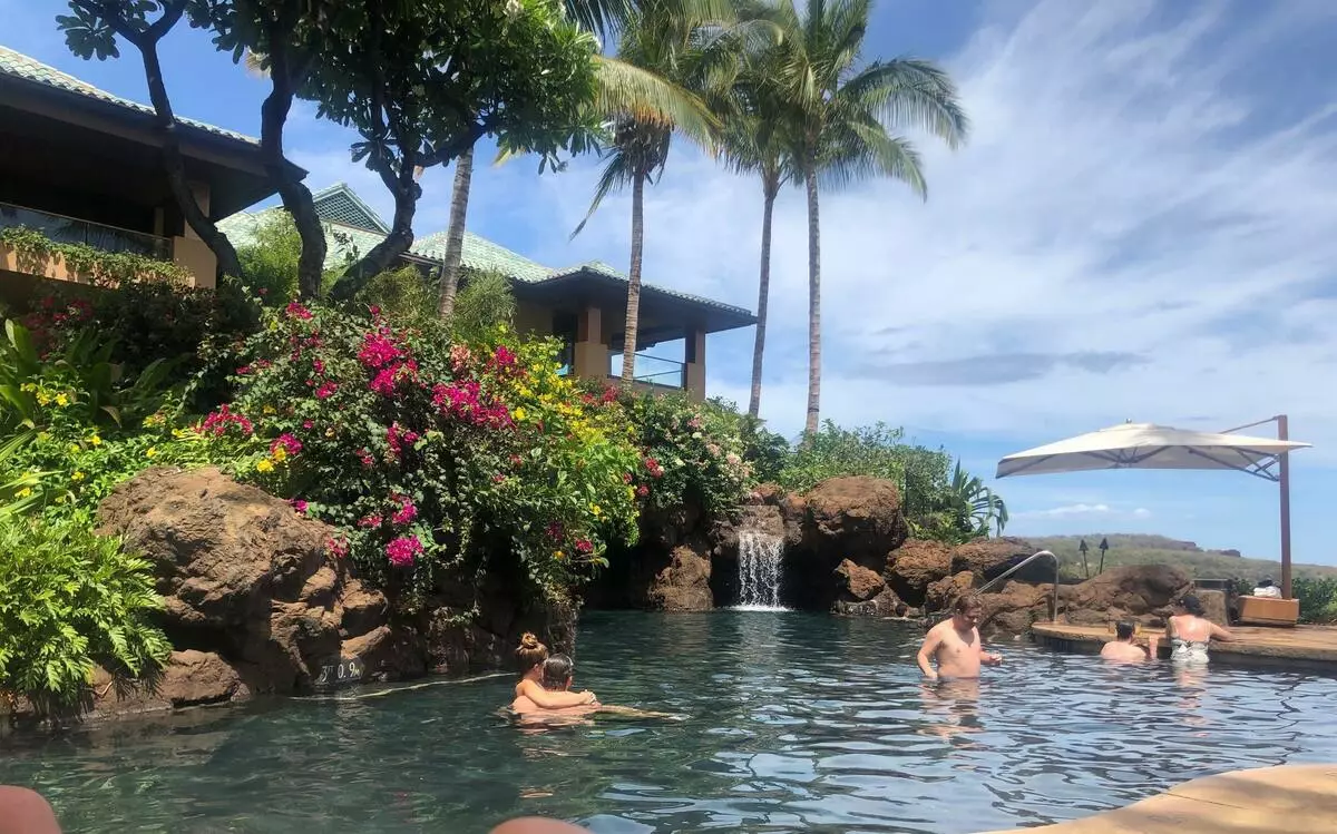 Chris Prett e Catherine Schwarzenegger desfrutar da lua de mel no Havaí: os primeiros tiros 148521_1