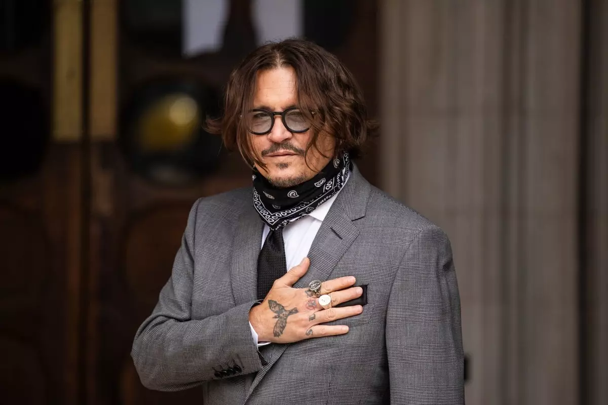 Los fanáticos de Johnny Depp lanzaron una petición con el requisito de devolver al actor a "criaturas fantásticas"