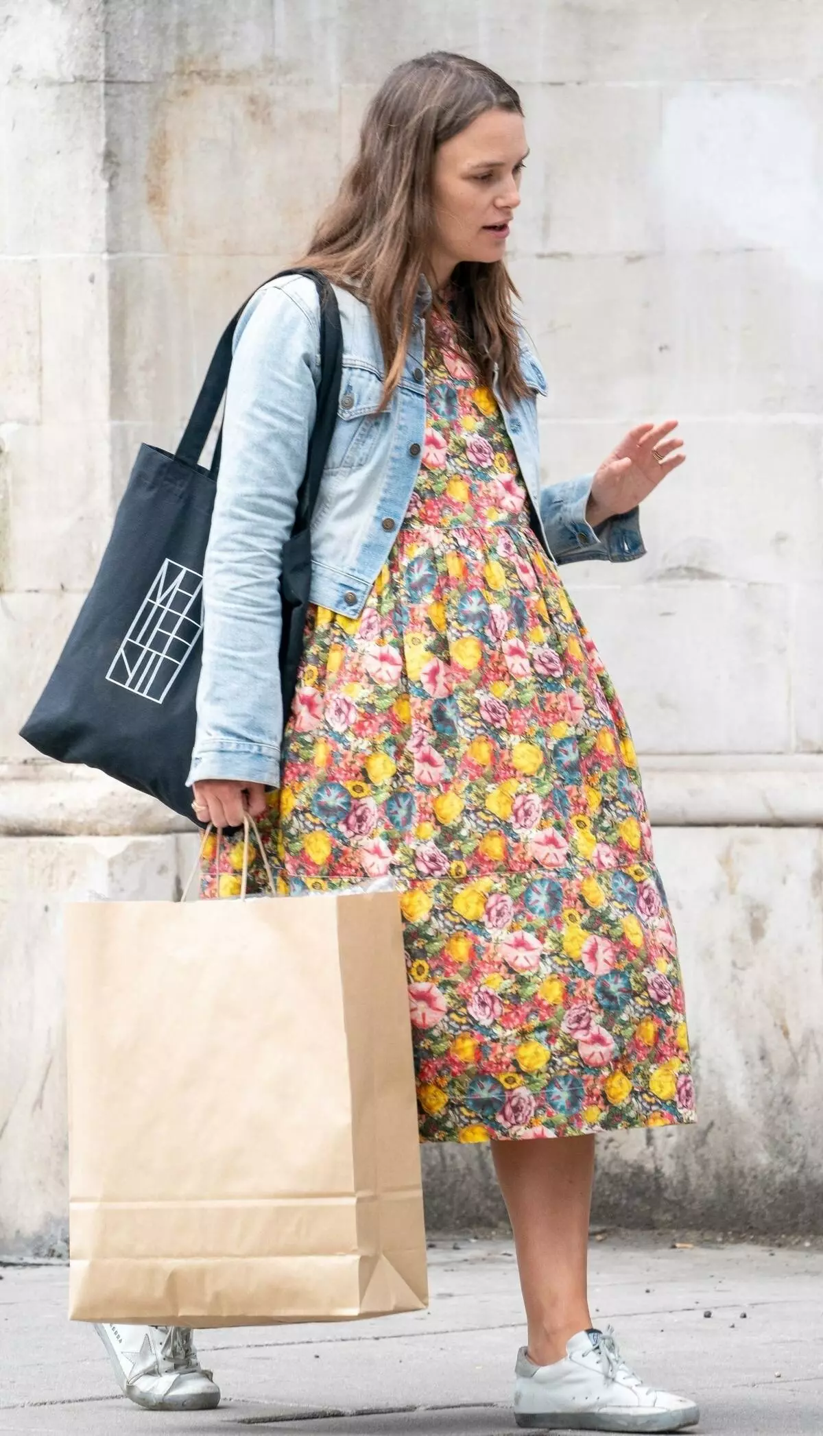 Larawan: Pregnant Keira Knightley sa Shopping sa London. 149235_3