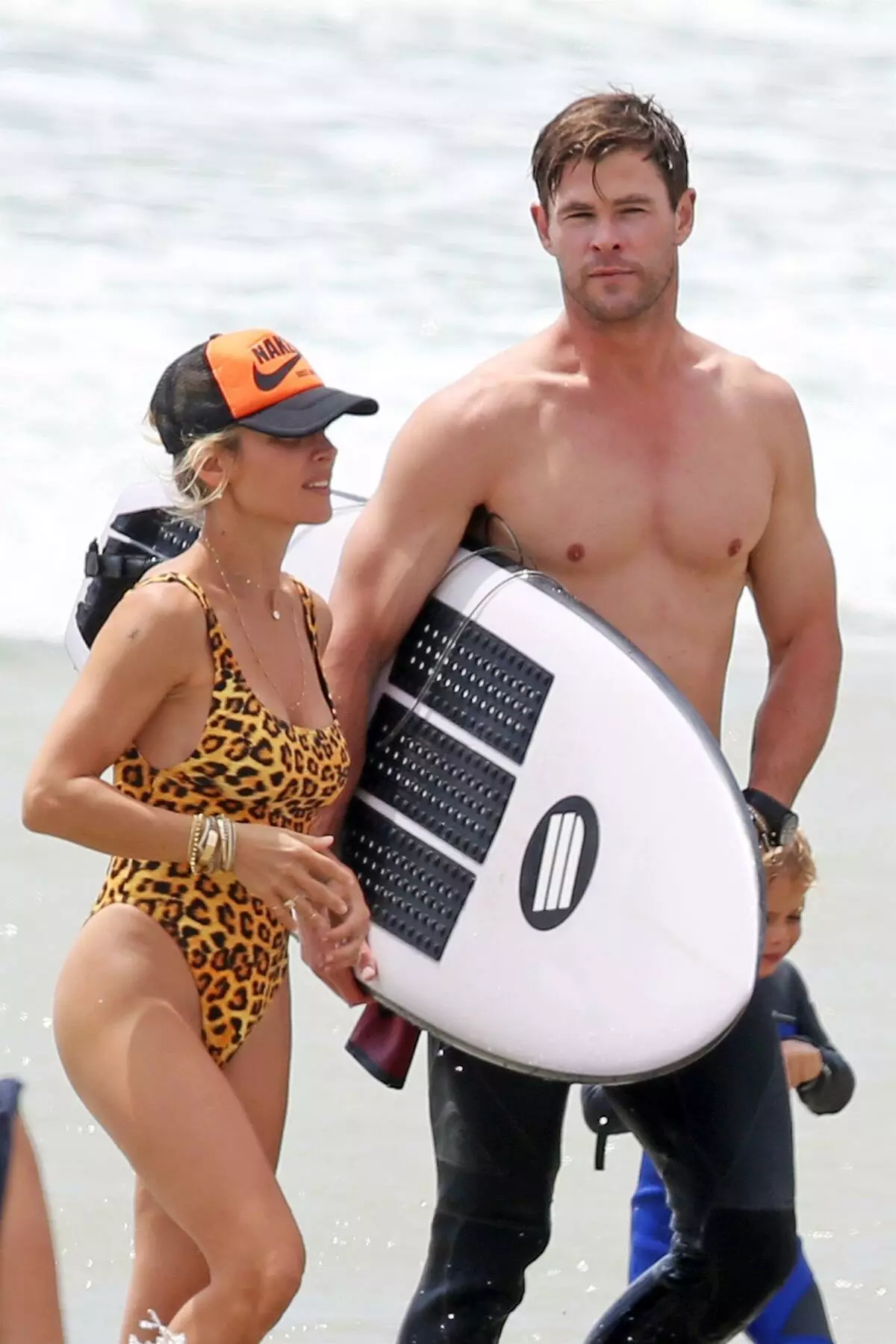 Chris Hemsworth tungkol sa kanyang asawa: 