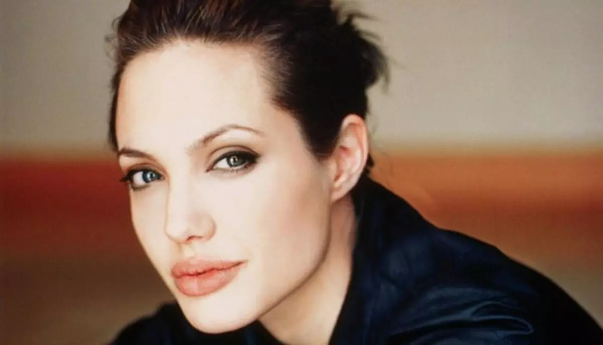 Angelina Jolie brani svoj redateljski debi